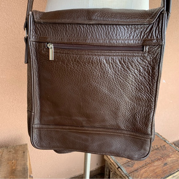 Cartago Leather Crossbody Messenger Bag - Picture 3 of 11